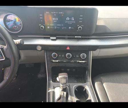 Aurora Black Pearl 2024 Kia Carnival LX
