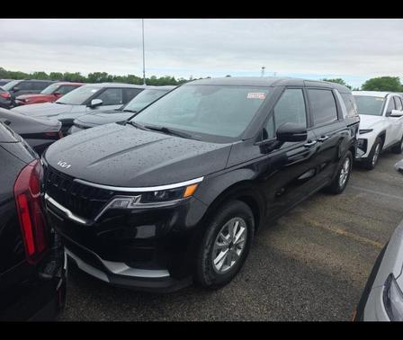 Aurora Black Pearl 2024 Kia Carnival LX
