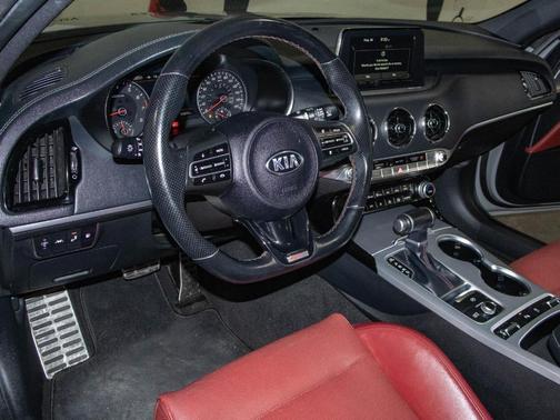 2021 Kia Stinger GT1