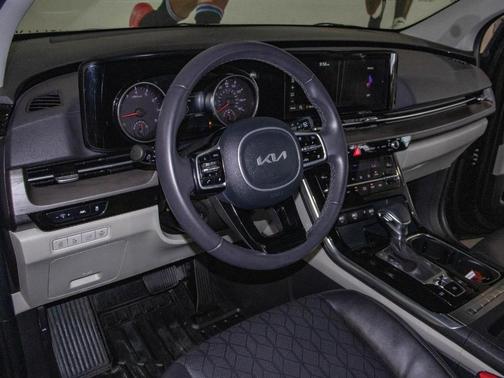 2024 Kia Carnival EX