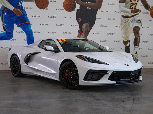 Arctic White 2023 Chevrolet Corvette Stingray w/3LT