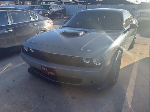 2018 Dodge Challenger 392 Hemi Scat Pack Shaker