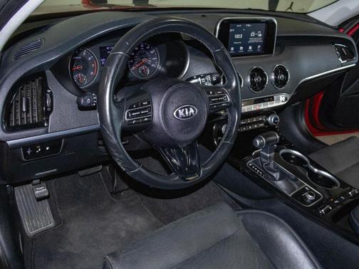 2019 Kia Stinger Base