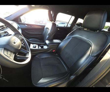 Diamond Black 2025 Jeep Grand Cherokee Laredo