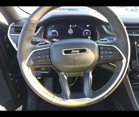 Diamond Black 2025 Jeep Grand Cherokee Laredo