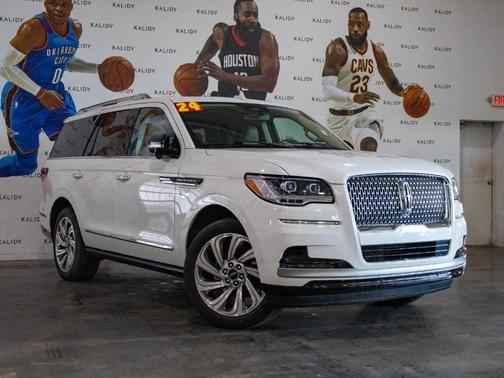 Pristine White 2024 Lincoln Navigator Reserve