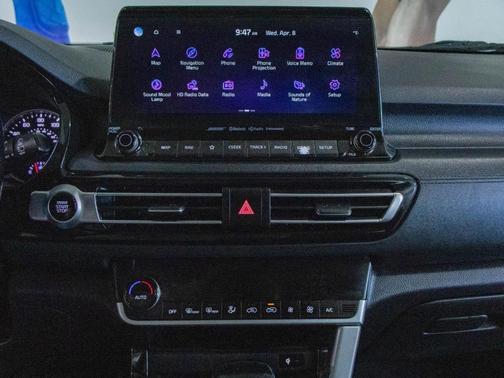 Starbright Yellow / Black Roof 2022 Kia Seltos SX