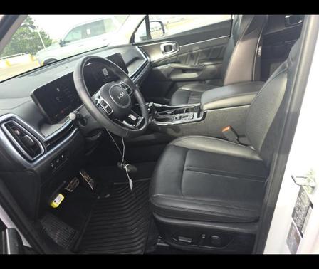 Glacial White Pearl 2024 Kia Sorento SX