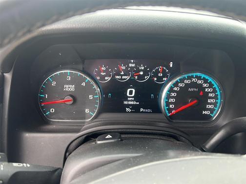 Silver Ice Metallic 2017 Chevrolet Suburban LT