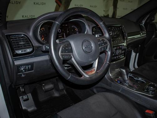 Photo 5 of 27 of 2020 Jeep Grand Cherokee Trailhawk