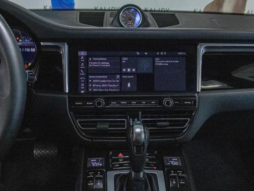 2021 Porsche Macan Base