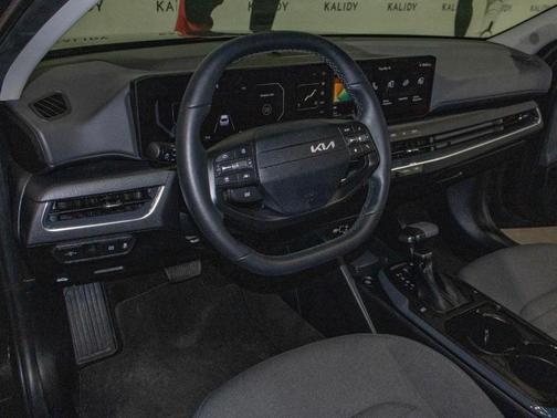Aurora Black Pearl 2025 Kia K4 EX