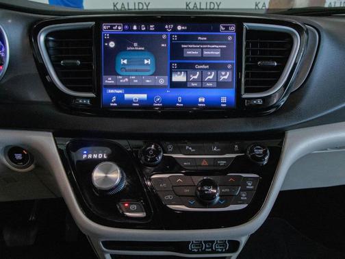 2023 Chrysler Pacifica Touring-L