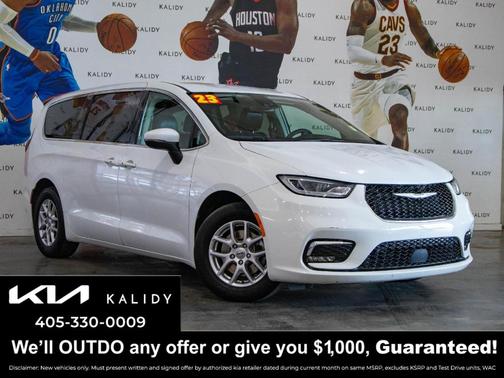 2023 Chrysler Pacifica Touring-L