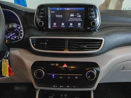 2021 Hyundai TUCSON SE