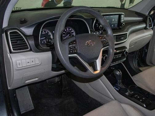 2021 Hyundai TUCSON SE