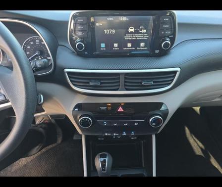 2021 Hyundai TUCSON SE