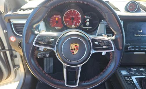 2017 Porsche Macan Turbo