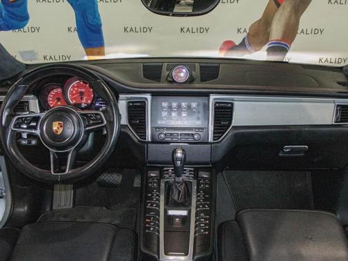 2017 Porsche Macan Turbo