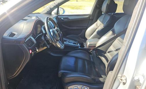 2017 Porsche Macan Turbo