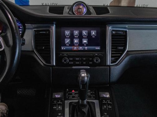 2017 Porsche Macan Turbo