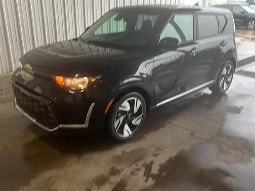 Fusion Orange 2023 Kia Soul GT-Line 2.0L