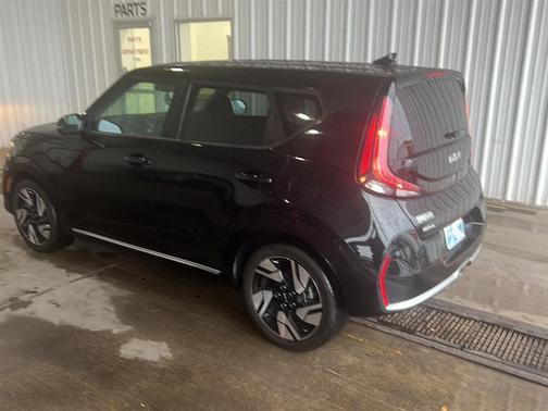 Fusion Orange 2023 Kia Soul GT-Line 2.0L