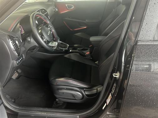 Fusion Orange 2023 Kia Soul GT-Line 2.0L