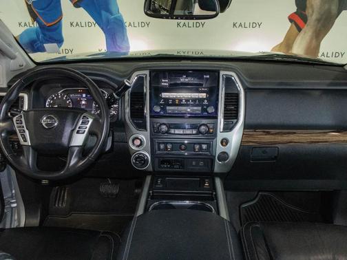 2021 Nissan Titan SL