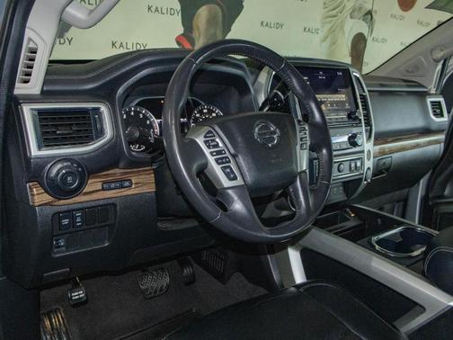 2021 Nissan Titan SL