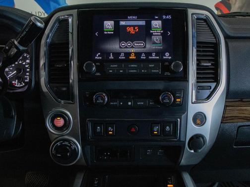 2021 Nissan Titan SL