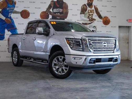 2021 Nissan Titan SL