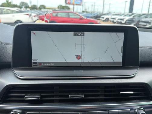 Everlasting Silver 2022 Kia Telluride LX