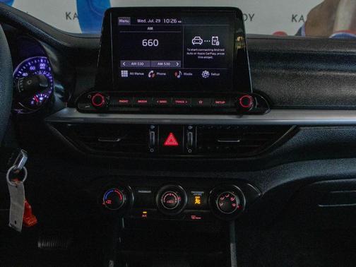 Snow White Pearl 2023 Kia Forte LXS