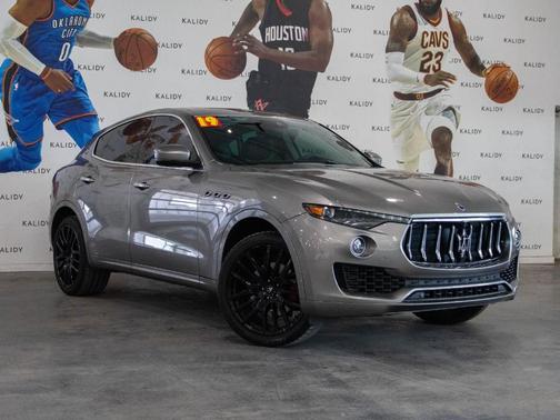 Grigio Metallic 2019 Maserati Levante Base