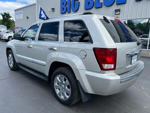Silver 2010 Jeep Grand Cherokee Limited