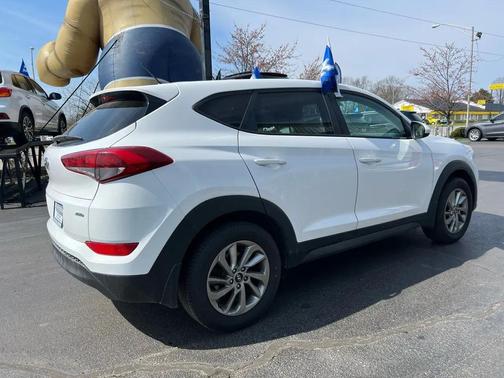 2018 Hyundai TUCSON SE