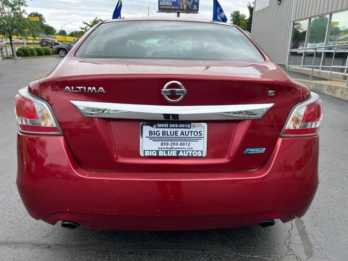 Red 2014 Nissan Altima 2.5