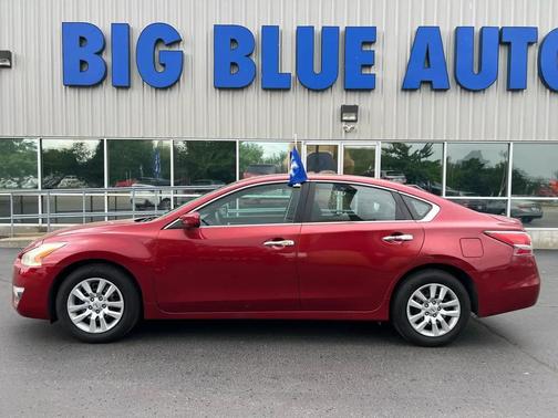 Red 2014 Nissan Altima 2.5