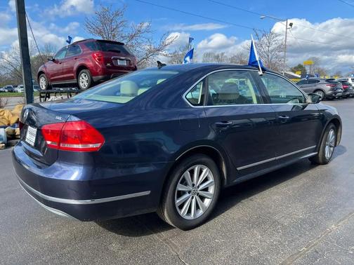 Dark Blue 2013 Volkswagen Passat 2.5 SEL Premium