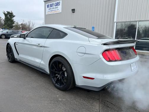 2017 Ford Shelby GT350 Base
