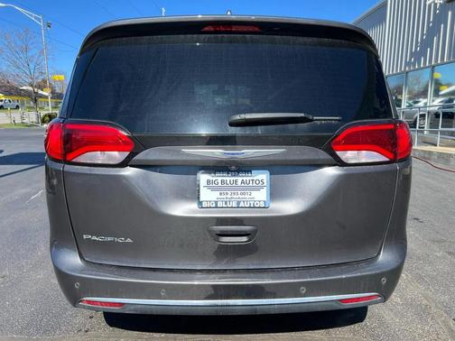 2018 Chrysler Pacifica Touring-L