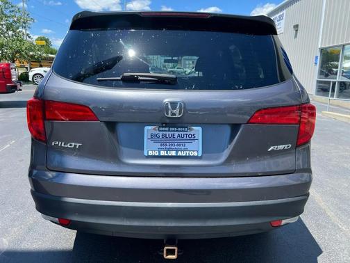 Gray 2016 Honda Pilot LX