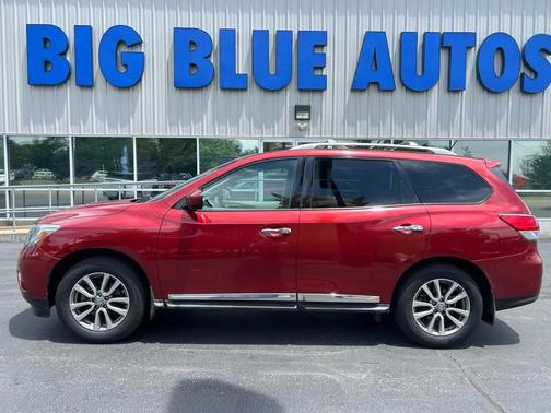 Red 2014 Nissan Pathfinder SL