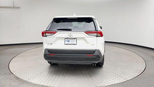 Ice Cap 2024 Toyota RAV4 LE
