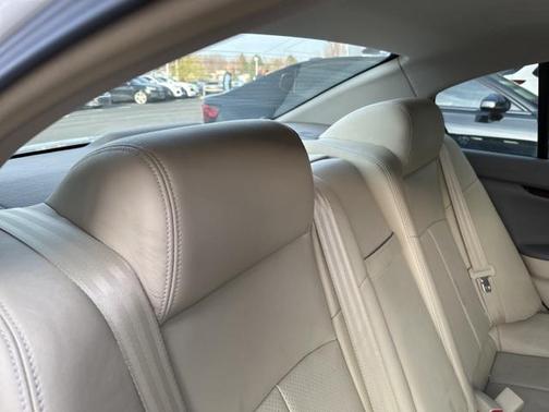2011 INFINITI G37 Journey