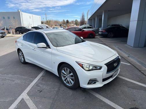 2015 INFINITI Q50 Premium