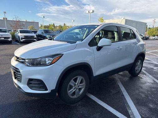 Summit White 2018 Chevrolet Trax LS