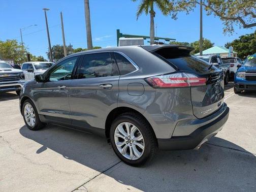 2022 Ford Edge Titanium