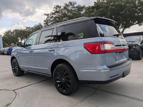 CHROMA CRYSTAL BLUE PREMIUM 2021 Lincoln Navigator Black Label